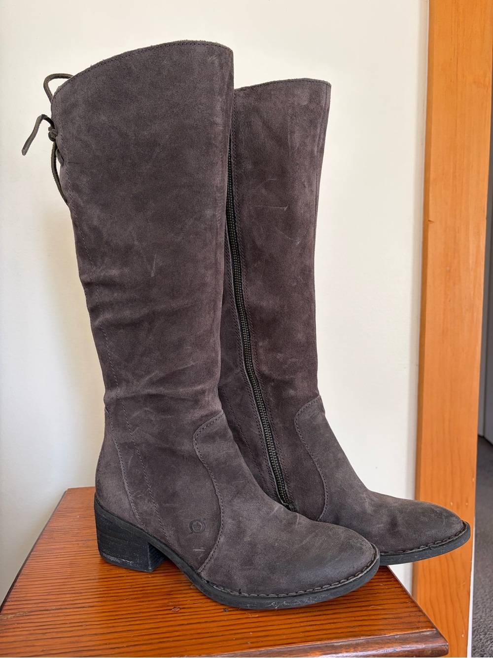 Børn Gray Suede Knee High Boots Lace Up Back Side Zip Size 8.5